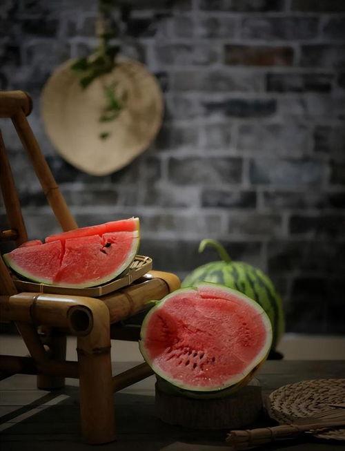 一月吃瓜二月吃瓜啥意思,揭秘“一月吃瓜二月吃瓜”的流行现象