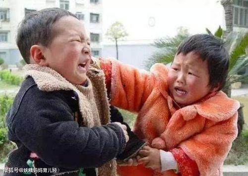 大人打架小孩吃瓜视频