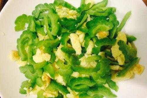 茄瓜鸡蛋能一起吃吗吗,茄瓜鸡蛋搭配禁忌探讨