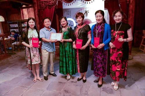 旗袍风吃瓜,一场别样的时尚盛宴