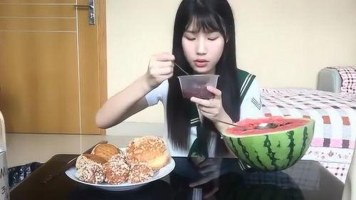 小琪琪吃大瓜,小琪琪的甜蜜大瓜之旅