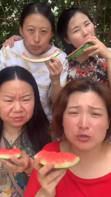 化妆吃瓜投稿,化妆吃瓜投稿大集合