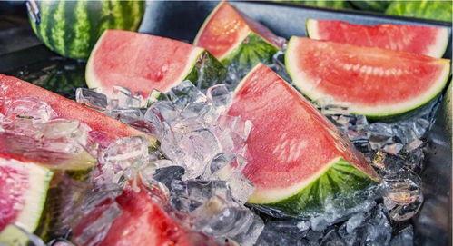 海边吃瓜现场视频,欢乐时光尽收眼底