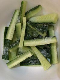 小精灵继续吃瓜,一场甜蜜的冒险之旅