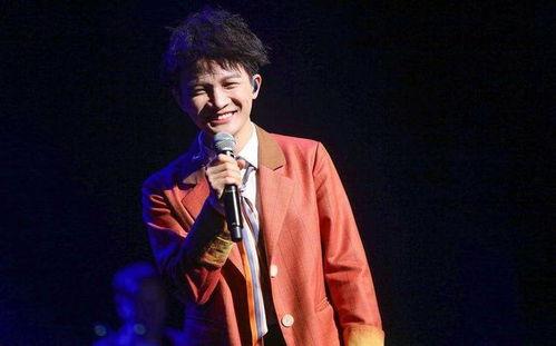 周深吃瓜现场,趣味互动引粉丝狂欢