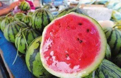 吃瓜姐西瓜冰,吃瓜姐西瓜冰，清凉一夏尽享美味