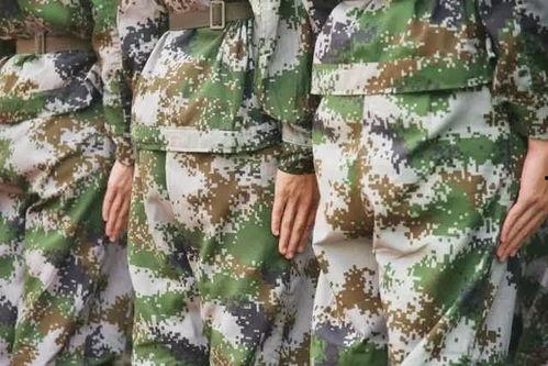 军训搞笑吃瓜视频,吃瓜群众笑翻校园