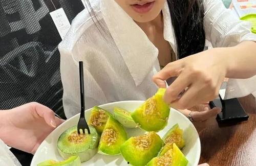 蜜桃大丸子吃瓜,揭秘娱乐圈幕后故事